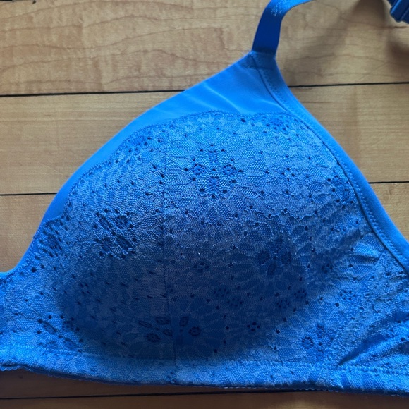 2 PACK for 15$- Aerie Real Happy Wireless Lightly Lined Bras - 34DD - Picture 4 of 15